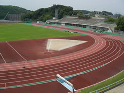 益田陸上競技場(600m)