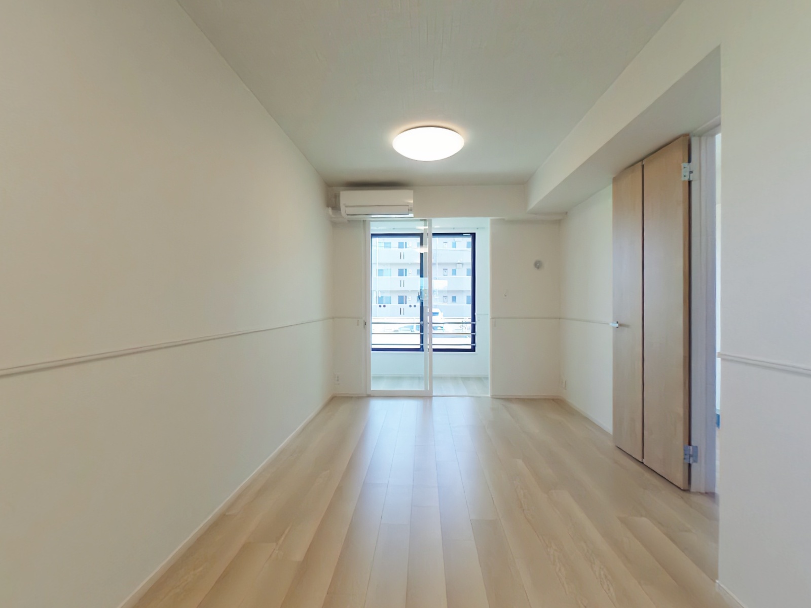 リビングダイニング